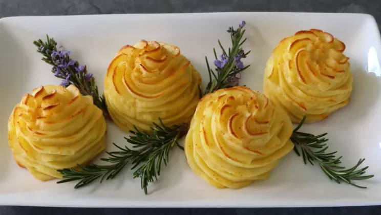 How to Make Duchess Potatoes (Easy Recipe Step-by-Step)