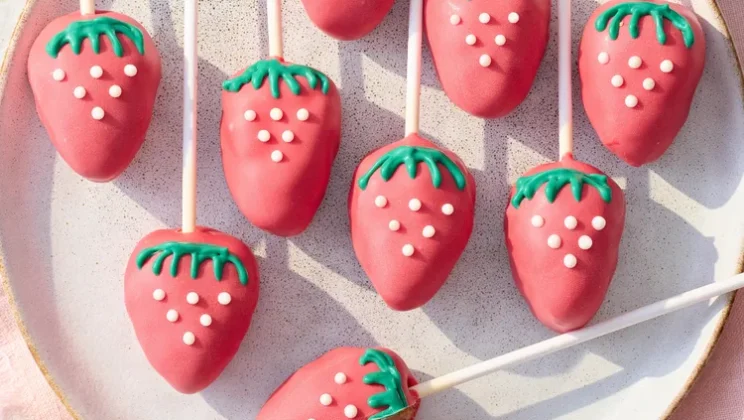 How to Make Strawberries-and-Cream Cake Pops – Starbucks Copycat (Easy Recipe Step-by-Step)