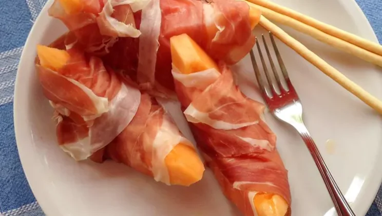 Simple and Delicious Prosciutto e Melone Recipe for Beginners