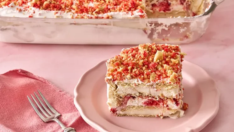Easy Strawberry Shortcake Ice Cream Cake Recipe You Can Make in 30 Minutes