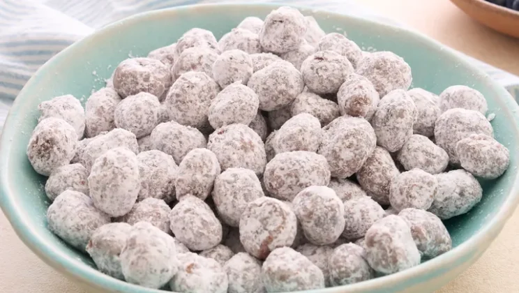 How to Make the Perfect Blueberry Puppy Chow at Home