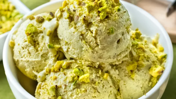 Pistachio Frozen Yogurt Recipe — Quick and Easy Homemade Snack