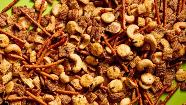 How to Make Maple-Soy Snack Mix (Easy Recipe Step-by-Step)