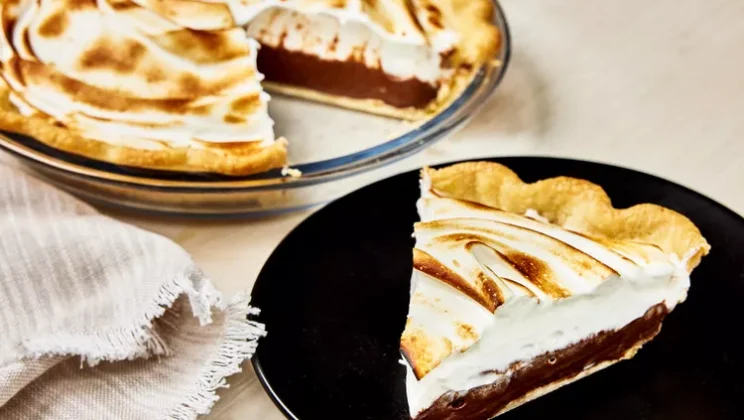 How to Make the Perfect Mom’s Chocolate Meringue Pie at Home